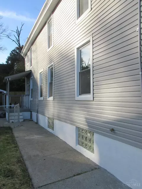 Exterior - 1519 Beech Ave, Cincinnati, OH 45205 photo 7 of 22