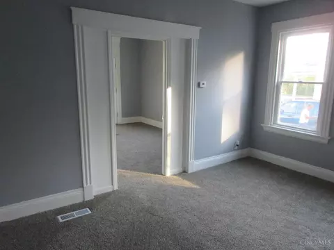 Living - 1519 Beech Ave, Cincinnati, OH 45205 photo 3 of 3