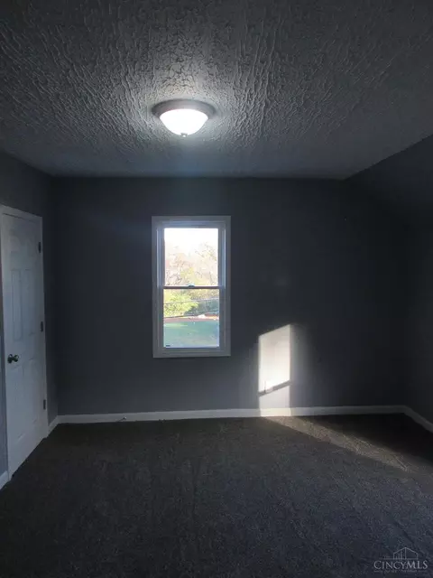 Bedroom - 1519 Beech Ave, Cincinnati, OH 45205 photo 9 of 9