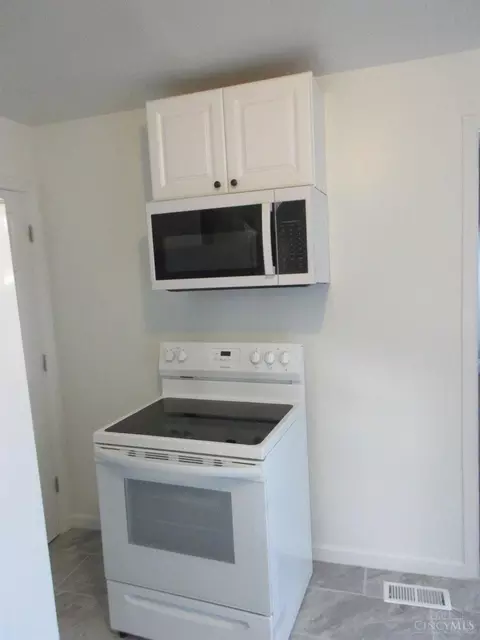Kitchen - 1519 Beech Ave, Cincinnati, OH 45205 photo 8 of 8