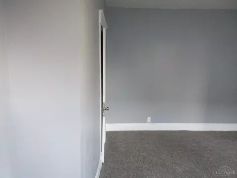 Bedroom - 1519 Beech Ave, Cincinnati, OH 45205 photo 3 of 9