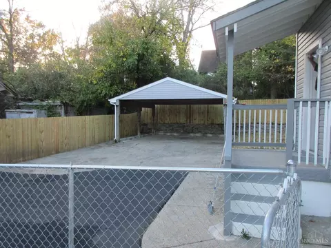 Exterior - 1519 Beech Ave, Cincinnati, OH 45205 photo 16 of 22
