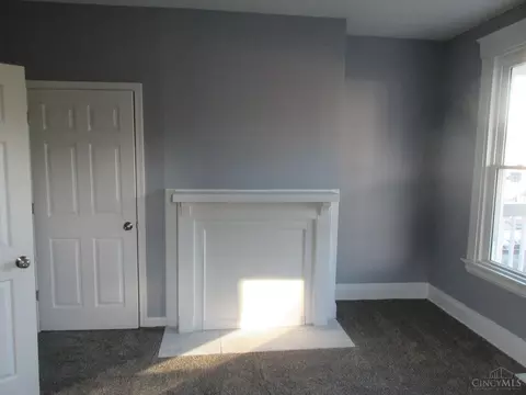 Bedroom - 1519 Beech Ave, Cincinnati, OH 45205 photo 1 of 9