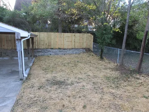 Exterior - 1519 Beech Ave, Cincinnati, OH 45205 photo 13 of 22