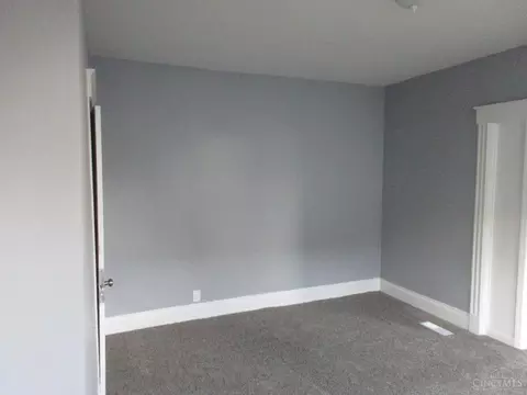 Bedroom - 1519 Beech Ave, Cincinnati, OH 45205 photo 2 of 9