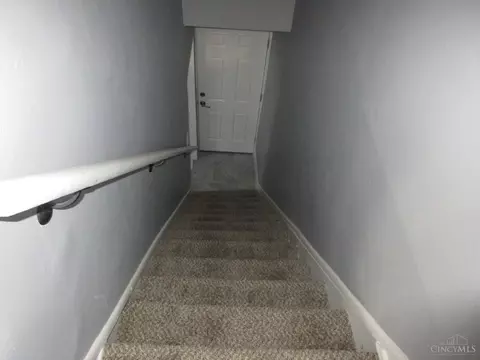 Entry Way - 1519 Beech Ave, Cincinnati, OH 45205 photo 1 of 6