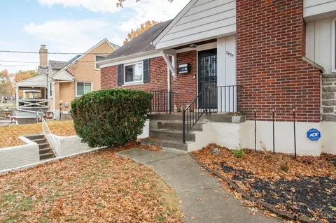 Exterior - 3495 Edgeview Dr, Cincinnati, OH 45213 photo 2 of 5