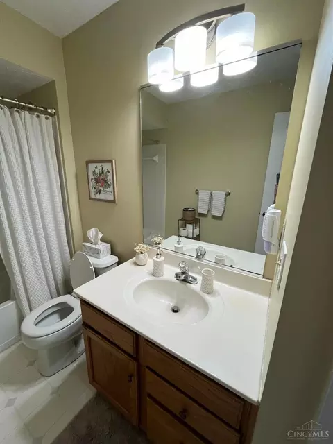 7806 Gapstow Brg, Cincinnati, OH 45231 photo 11