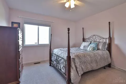 Bedroom - 810 Dorgene Ln, Cincinnati, OH 45244 photo 4 of 5