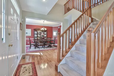 Entry Way - 810 Dorgene Ln, Cincinnati, OH 45244 photo 2 of 2