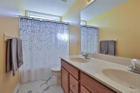 Bath - 810 Dorgene Ln, Cincinnati, OH 45244 photo 4 of 4