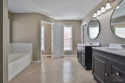 Bath - 810 Dorgene Ln, Cincinnati, OH 45244 photo 1 of 4