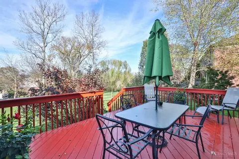Exterior - 810 Dorgene Ln, Cincinnati, OH 45244 photo 6 of 10