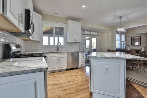 Kitchen - 810 Dorgene Ln, Cincinnati, OH 45244 photo 2 of 3