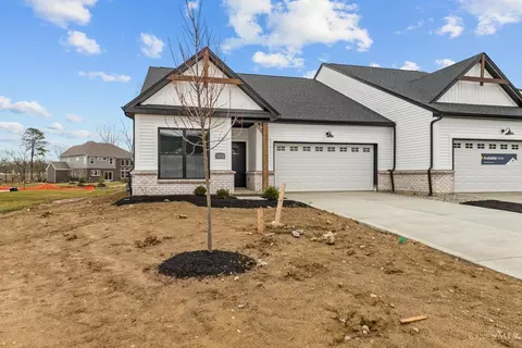 5672 White Pine Ln, Hamilton, OH 45011