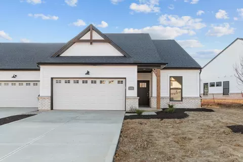 5676 White Pine Ln, Hamilton, OH 45011