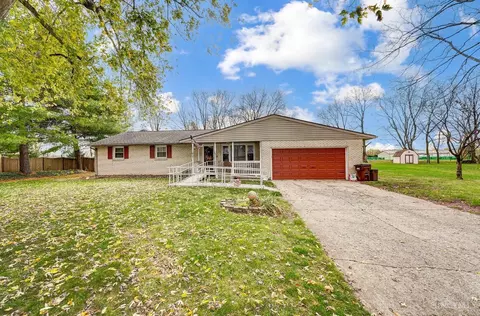 647 Crescent Ln, Carlisle, OH 45005