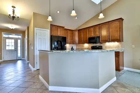 Kitchen - 520 Miami Trce, Harrison, OH 45030 photo 4 of 5