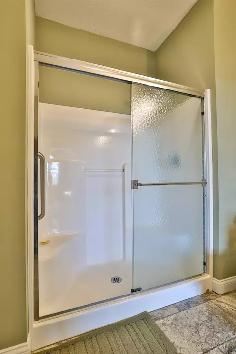 Bath - 520 Miami Trce, Harrison, OH 45030 photo 2 of 4