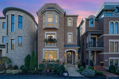 2423 Riverside Dr, Cincinnati, OH 45202