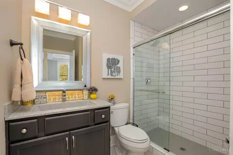2423 Riverside Dr, Cincinnati, OH 45202 photo 8