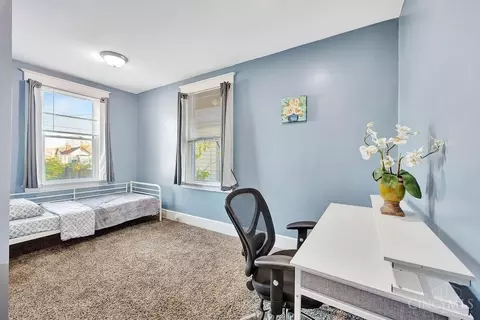 7420 Phoenix Ave, Mount Healthy, OH 45231