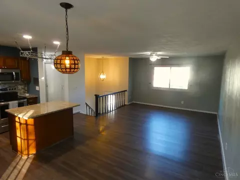 Living - 1019 Glendale Dr, Batavia, OH 45103 photo 1 of 3