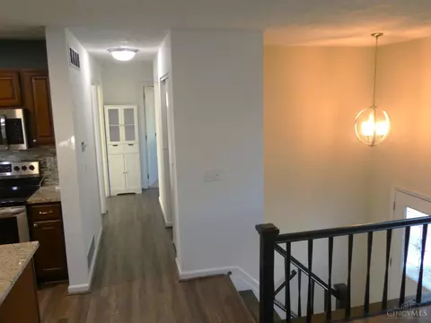 Entry Way - 1019 Glendale Dr, Batavia, OH 45103 photo 1 of 2