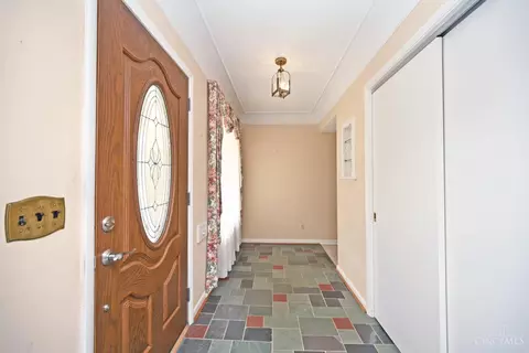 Entry Way - 6552 Apache Cir, Madeira, OH 45243 photo 2 of 5