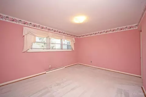 Bedroom - 6552 Apache Cir, Madeira, OH 45243 photo 7 of 8