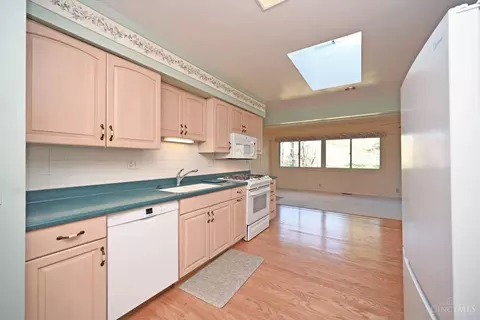 Kitchen - 6552 Apache Cir, Madeira, OH 45243 photo 1 of 7