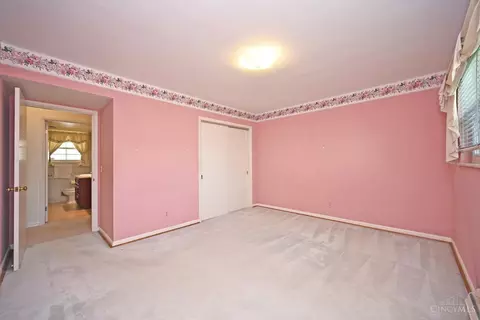 Bedroom - 6552 Apache Cir, Madeira, OH 45243 photo 5 of 8