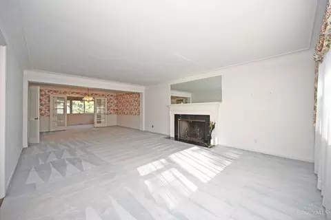 Living - 6552 Apache Cir, Madeira, OH 45243 photo 2 of 7