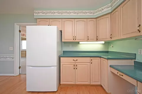 Kitchen - 6552 Apache Cir, Madeira, OH 45243 photo 7 of 7