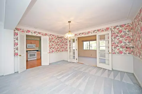 Dining - 6552 Apache Cir, Madeira, OH 45243 photo 3 of 3