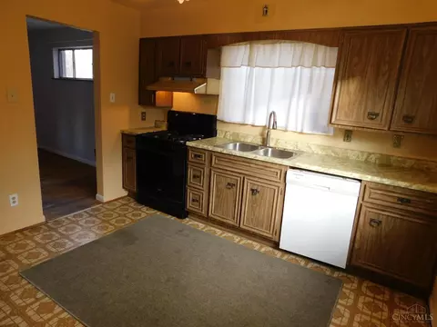 1690 Ashbrook Dr, Cincinnati, OH 45238 photo 18