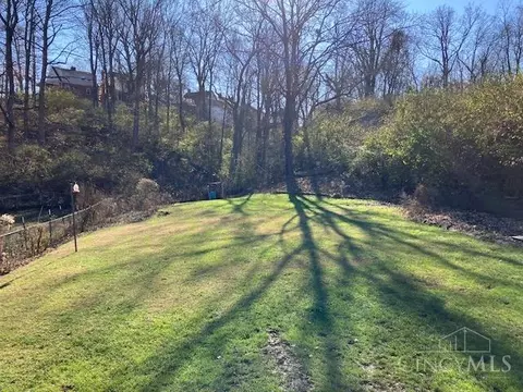 1690 Ashbrook Dr, Cincinnati, OH 45238 photo 5
