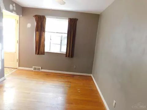 1690 Ashbrook Dr, Cincinnati, OH 45238 photo 9