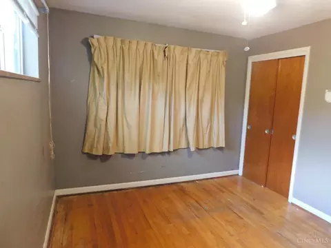 1690 Ashbrook Dr, Cincinnati, OH 45238 photo 4