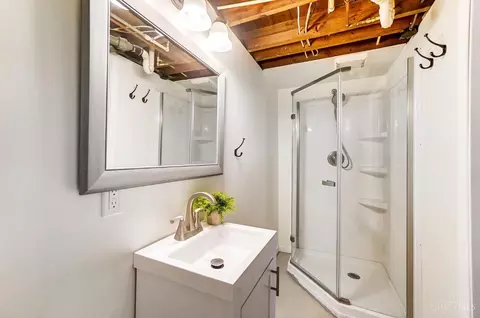 Bath - 4105 Edith Ave, Cincinnati, OH 45227 photo 3 of 3