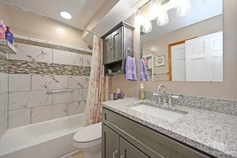 Bath - 798 Galbraith Rd, Cincinnati, OH 45231 photo 1 of 2