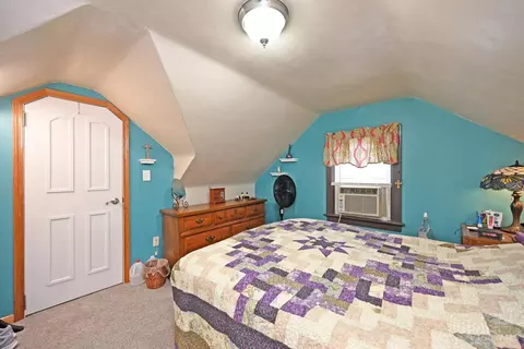 Bedroom - 798 Galbraith Rd, Cincinnati, OH 45231 photo 2 of 2