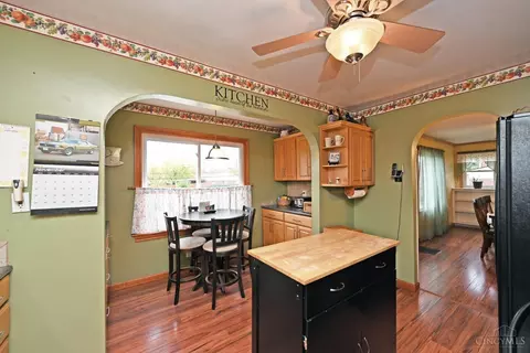 Kitchen - 798 Galbraith Rd, Cincinnati, OH 45231 photo 2 of 3