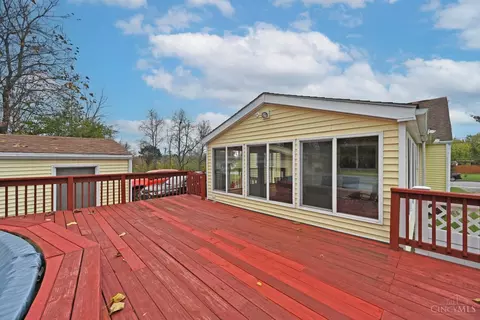 Exterior - 798 Galbraith Rd, Cincinnati, OH 45231 photo 5 of 8