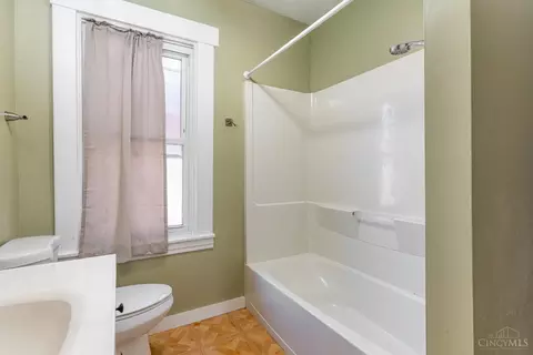 Bath - 4120 Lora Ave, Cheviot, OH 45211 photo 1 of 3