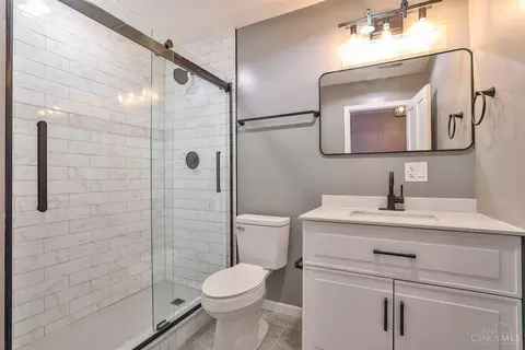 4100 Watterson St, Cincinnati, OH 45227 photo 33