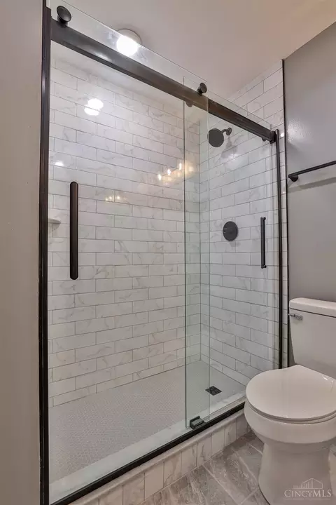 4100 Watterson St, Cincinnati, OH 45227 photo 34