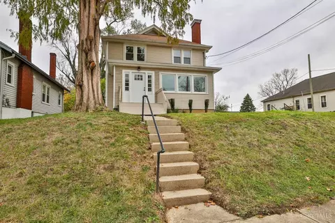 4100 Watterson St, Cincinnati, OH 45227 photo 2