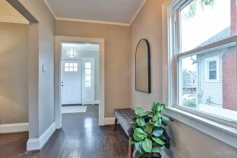 4100 Watterson St, Cincinnati, OH 45227 photo 5
