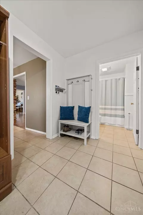 Entry Way - 315 Fourth St, Franklin, OH 45005 photo 2 of 2